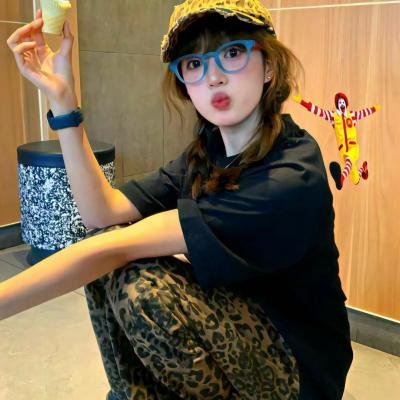 霸气女销售封面